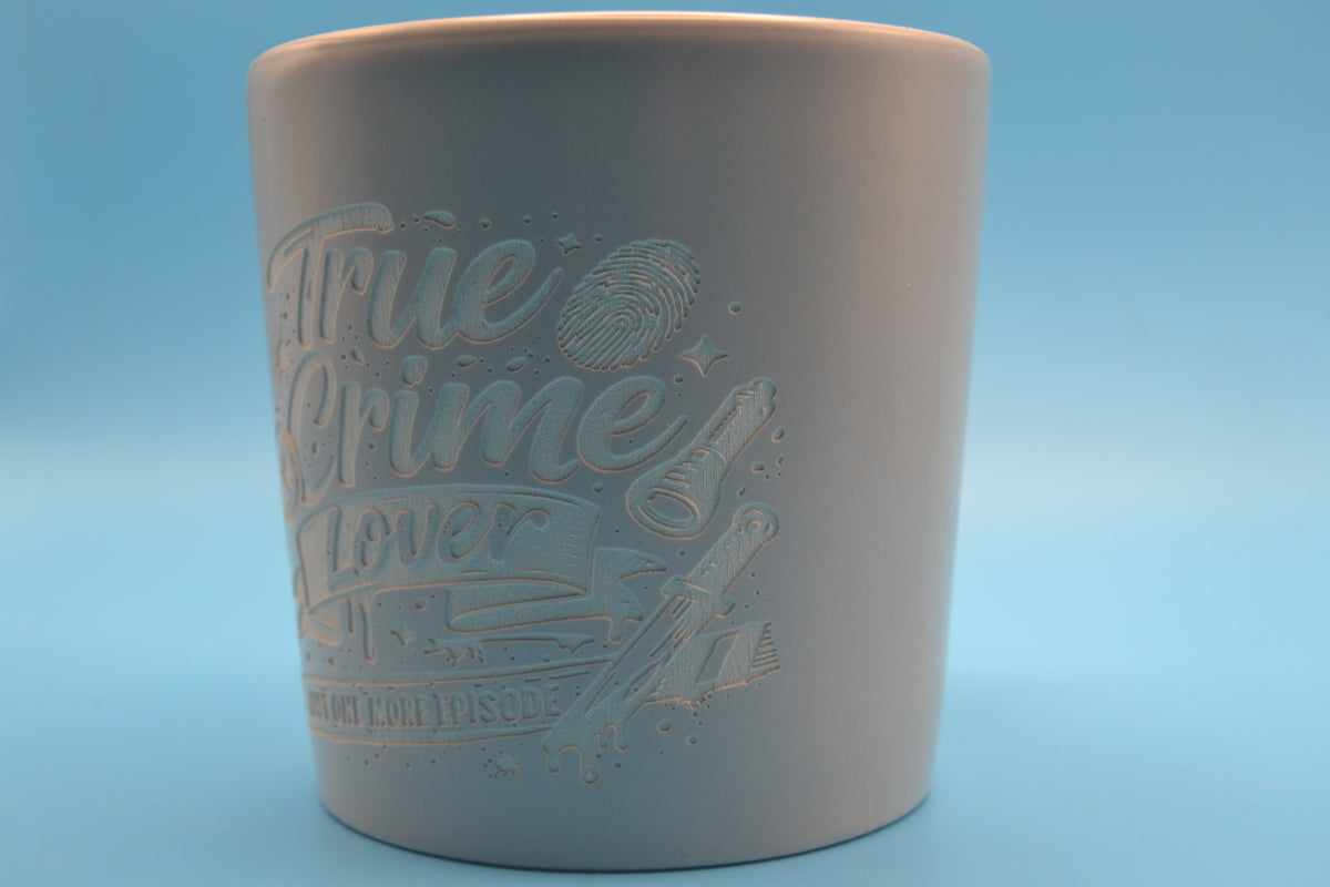 True Crime Lover – Tasse aus Steinzeug mit Lasergravur