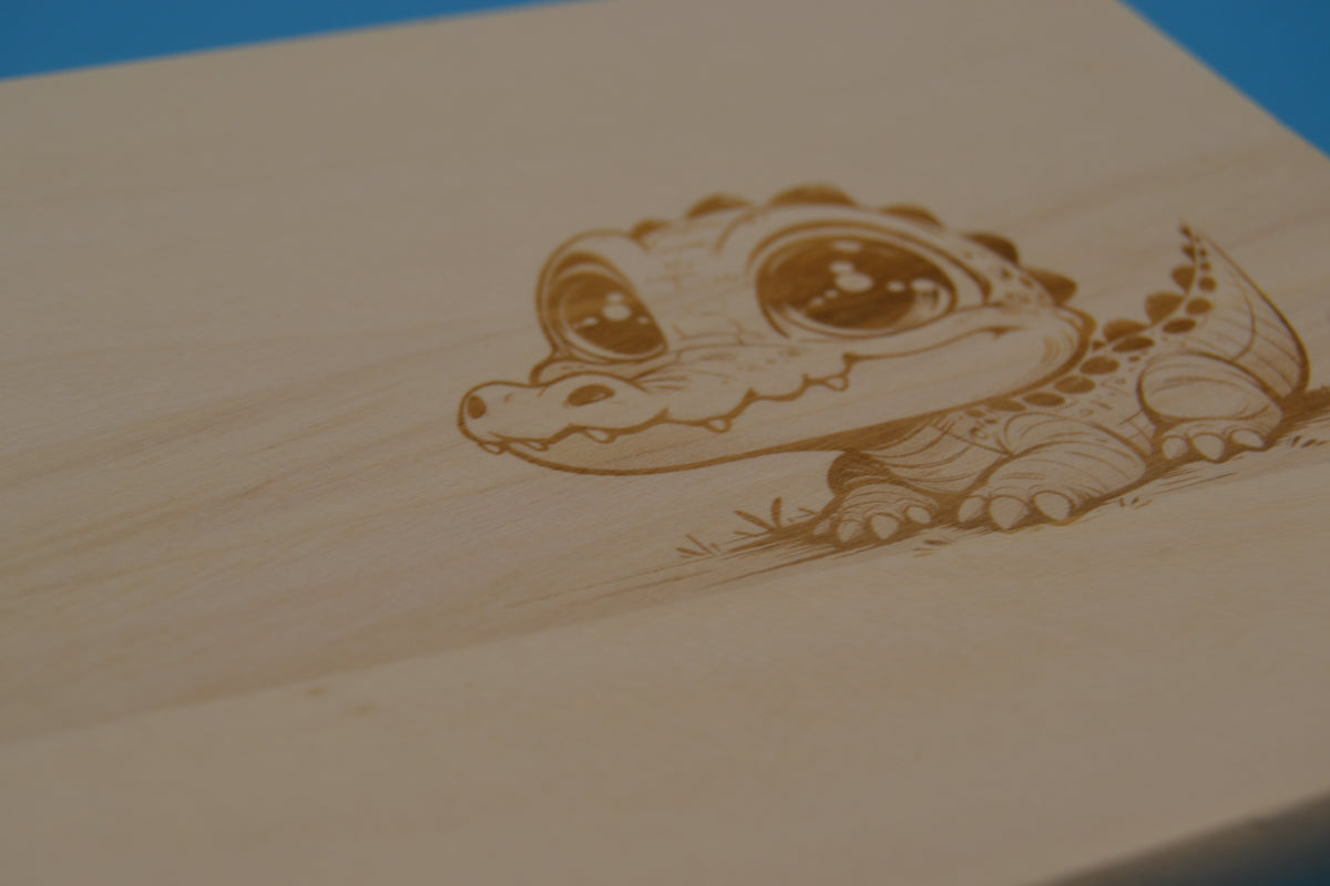 Personalisiertes Frühstücksbrett aus Lindenholz mit Gravur