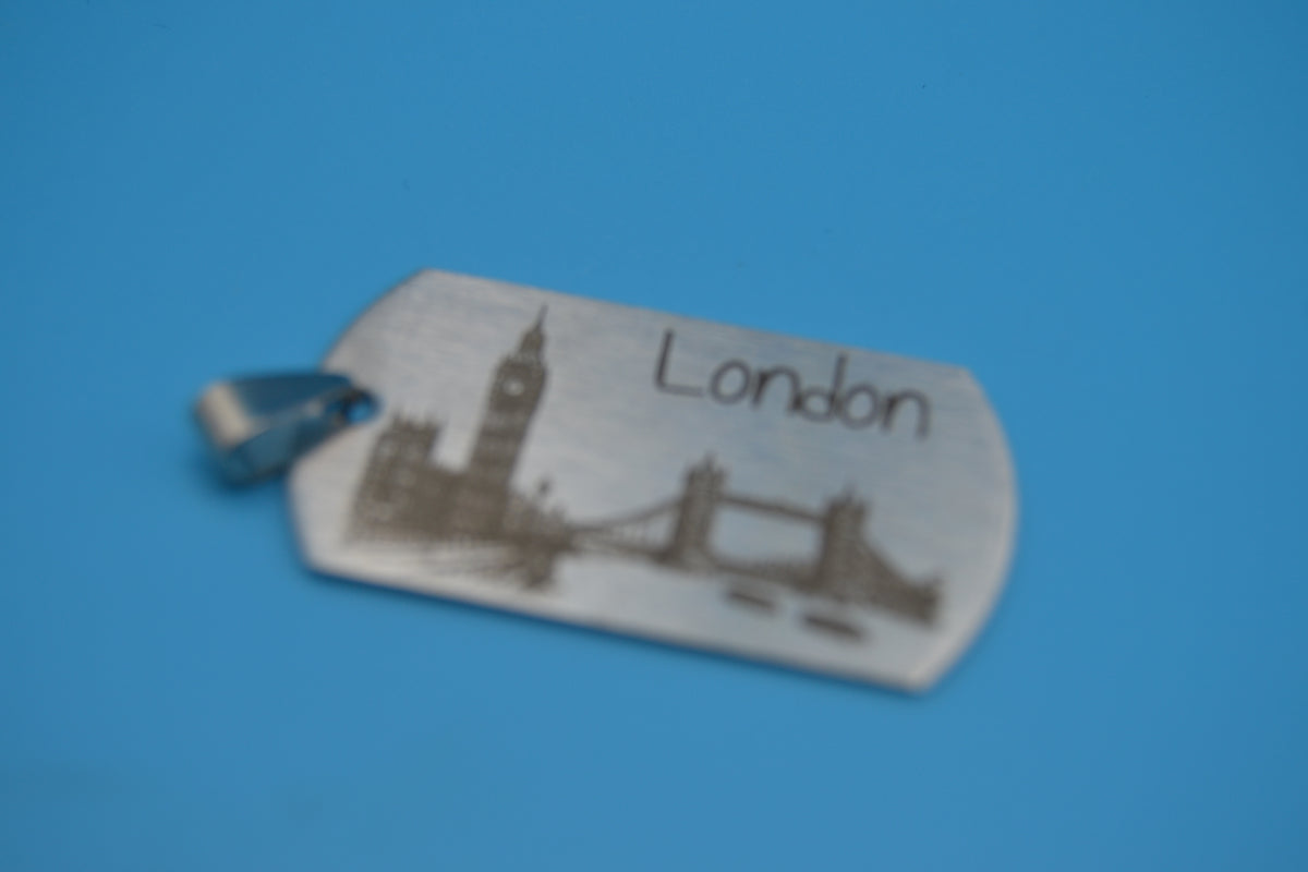 Kettenanhänger London Skyline – Edelstahl Silber